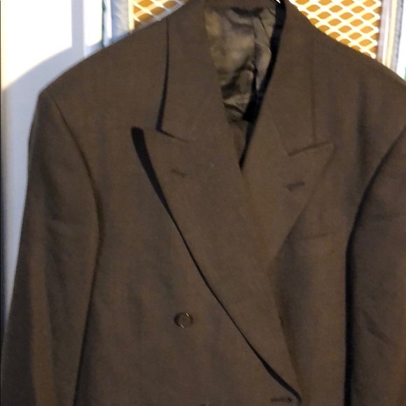 Used suit by Perry’s Ellis size 42